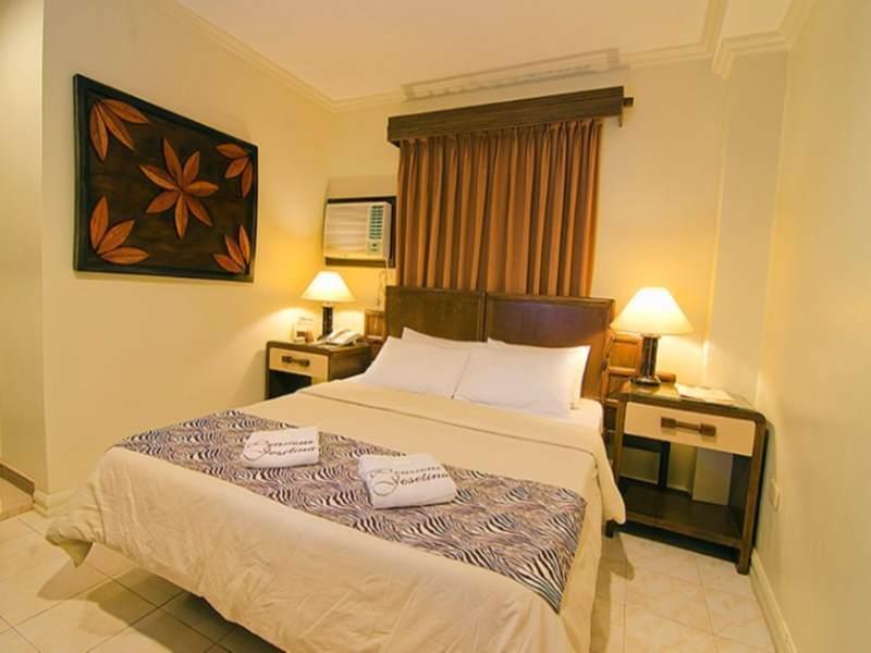 Hotel Joselina - Main Branch Tuguegarao City Exteriör bild